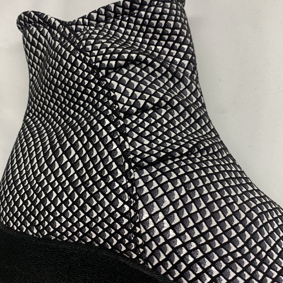 A’rcopedico Low Wedge Ankle Booties Side Zipper Size 41 Black and White - Picture 6 of 14